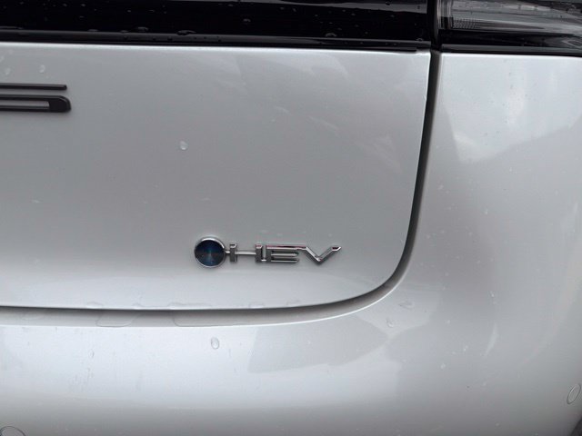Certified 2025 Toyota Prius XLE AWD/4WD image 11