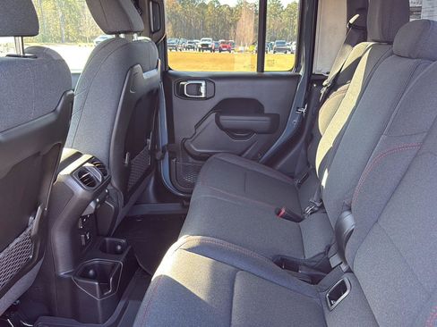 New 2025 Jeep Gladiator Rubicon image 27