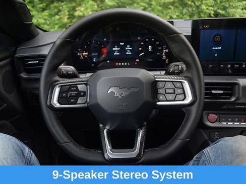 Used 2025 Ford Mustang Coupe RWD image 4