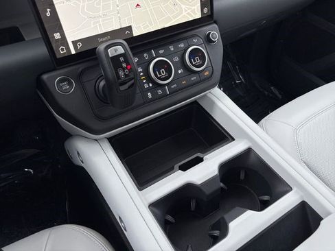 New 2026 Land Rover Defender 110 X-Dynamic SE AWD/4WD image 29