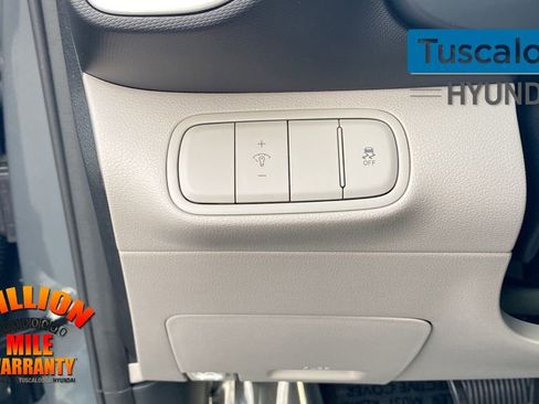 New 2025 Hyundai Venue SEL image 15