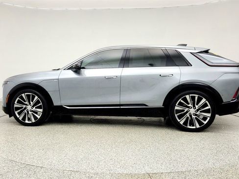Used 2024 Cadillac Lyriq Luxury RWD image 8