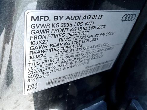 Used 2025 Audi Q8 Premium Plus w/ Premium Plus Package image 32