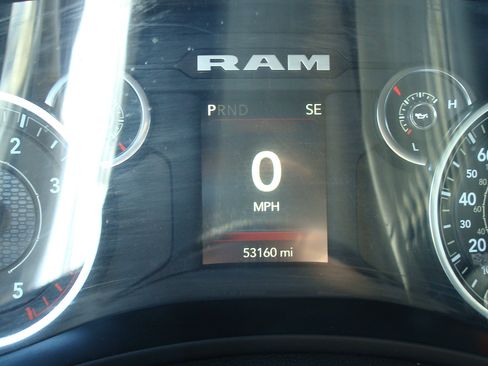 Used 2024 RAM 2500 Big Horn AWD/4WD image 9