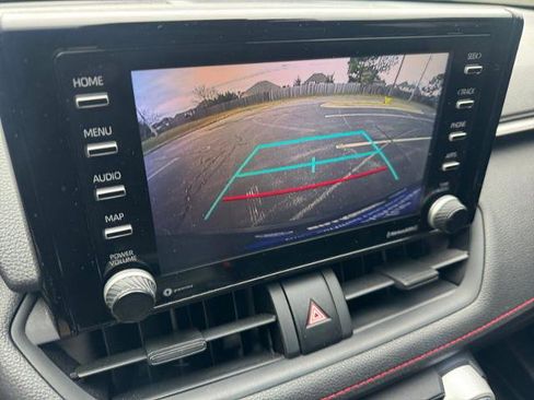 Used 2022 Toyota RAV4 SE image 28