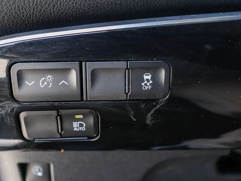 Used 2022 Toyota Prius Prime XLE image 21