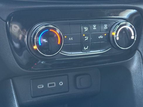 Used 2023 Buick Encore GX Preferred image 27