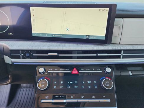 Used 2025 Hyundai Santa Fe Calligraphy image 18