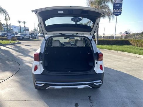 Used 2022 Kia Seltos EX image 27