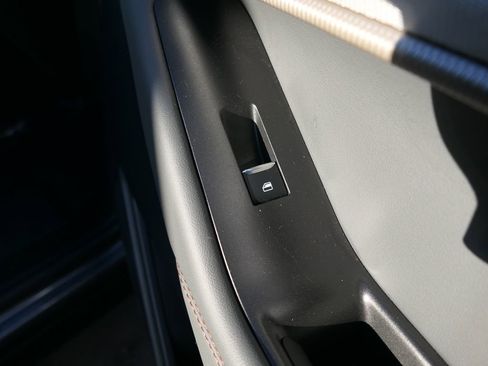 Used 2025 Ford Explorer Active w/ Active Comfort Package image 27