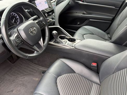 Used 2023 Toyota Camry SE image 9