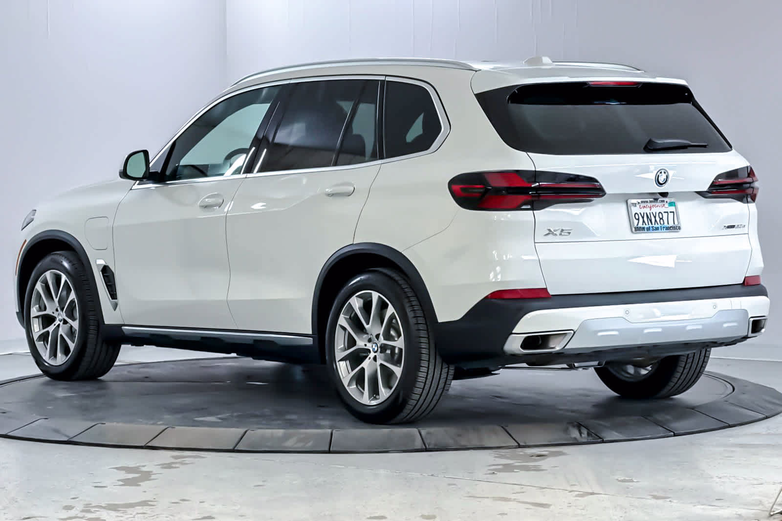 Used 2026 BMW X5 xDrive50e w/ Executive Package AWD/4WD image 6