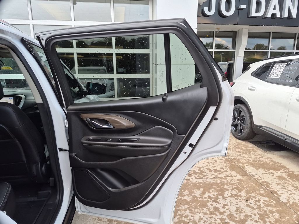 Used 2023 GMC Terrain Denali w/ LPO, Floor Liner Package AWD/4WD image 34