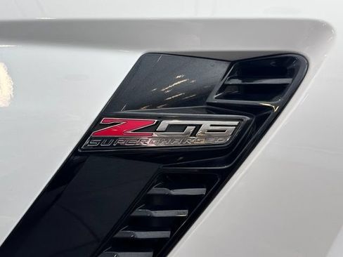 Used 2016 Chevrolet Corvette Z06 w/ 2LZ Preferred Equipment Group RWD image 11