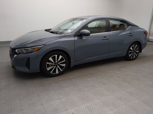 Used 2024 Nissan Sentra SV w/ SV Premium Package FWD image 2