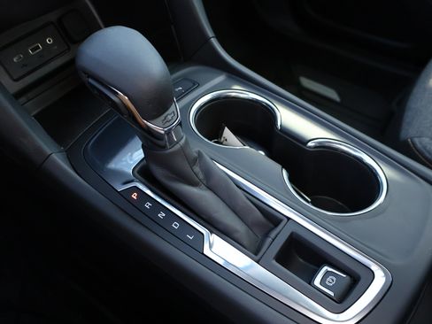 Used 2023 Chevrolet Equinox LT image 19