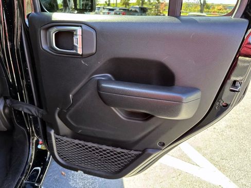 Used 2023 Jeep Wrangler Sport S image 16