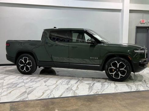 Used 2022 Rivian R1T Adventure image 4