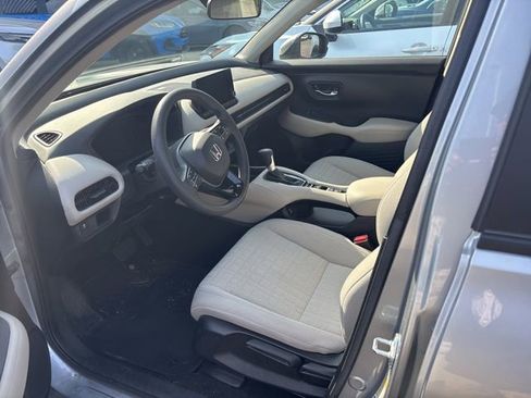 Used 2024 Honda HR-V LX image 2