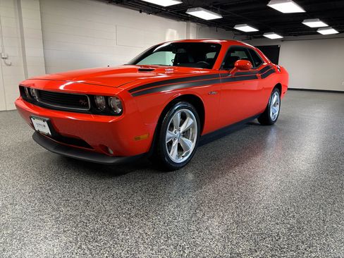 Used 2013 Dodge Challenger R/T image 7