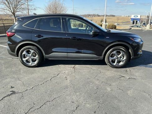 Used 2025 Ford Escape ST-Line image 2
