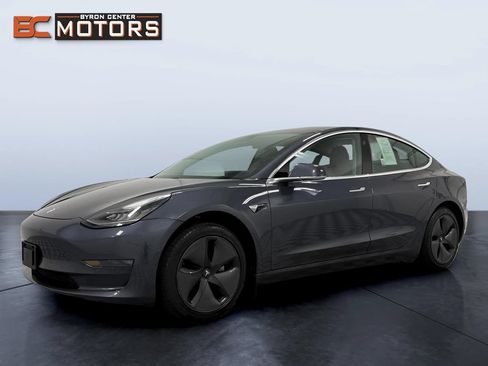 Used 2018 Tesla Model 3 Long Range RWD image 2