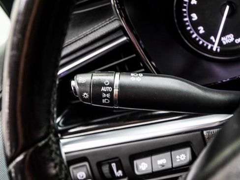 Used 2020 Cadillac XT6 Premium Luxury image 37