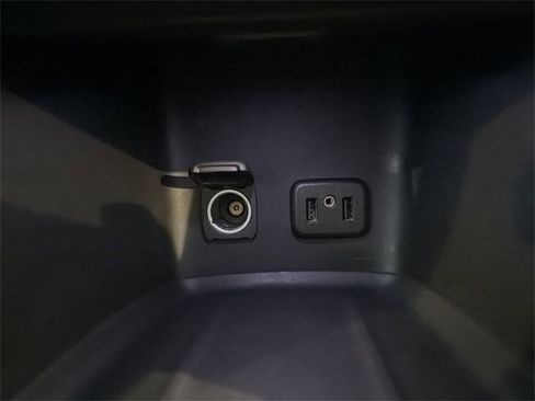 Used 2018 GMC Acadia Denali w/ Technology Package image 33