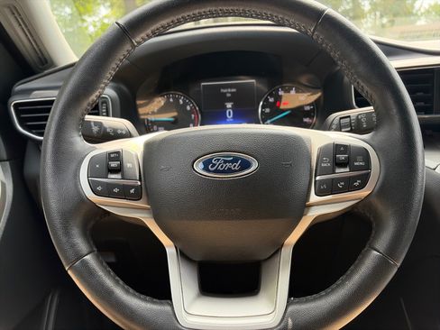 Used 2024 Ford Explorer XLT w/ Equipment Group 202A AWD/4WD image 25