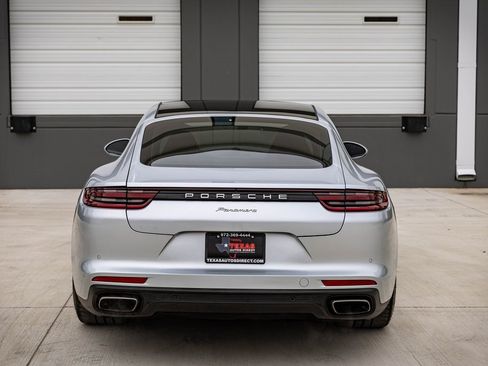 Used 2018 Porsche Panamera 4 image 8