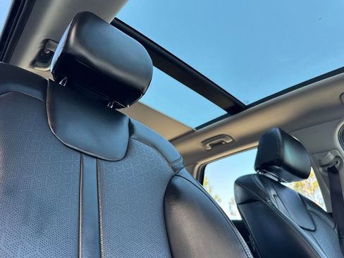 Used 2022 Kia Sorento SX image 17