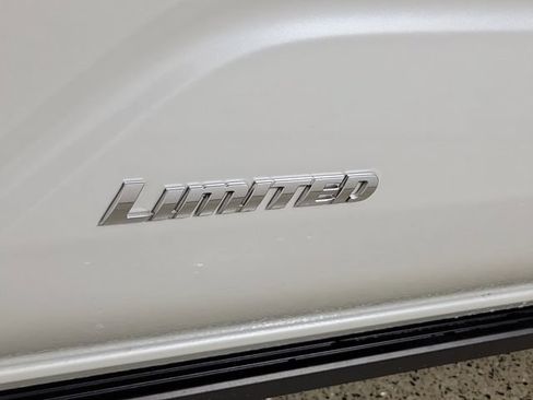 Used 2026 Toyota 4Runner Limited AWD/4WD image 9