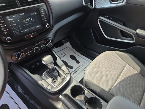Used 2021 Kia Soul LX FWD image 24