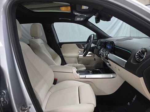 Used 2026 Mercedes-Benz GLB 250 4MATIC image 10