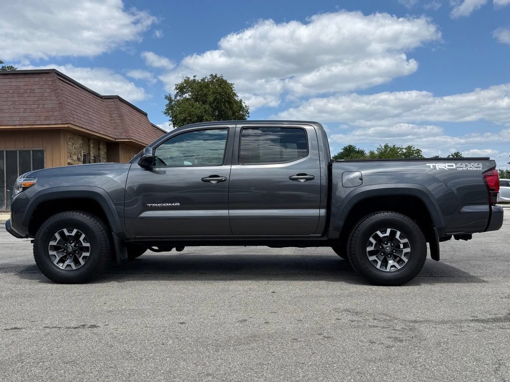 Used 2019 Toyota Tacoma TRD Off-Road w/ Technology Package AWD/4WD image 2