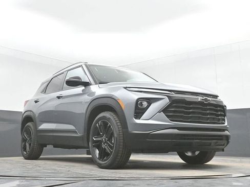 New 2026 Chevrolet TrailBlazer LT w/ Midnight Edition FWD image 38