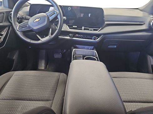 Used 2025 Chevrolet Equinox LT FWD image 9