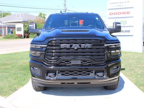 Used 2025 RAM 2500 Limited AWD/4WD image 7