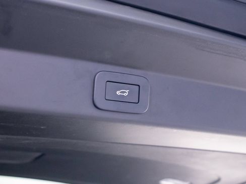 Used 2023 Land Rover Range Rover Sport SE AWD/4WD image 32