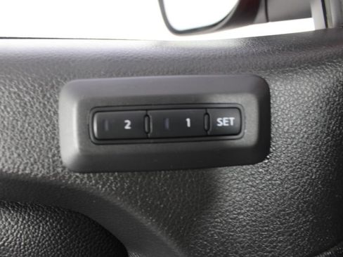 Used 2024 Nissan Titan PRO-4X w/ Pro-4x Convenience Package AWD/4WD image 17