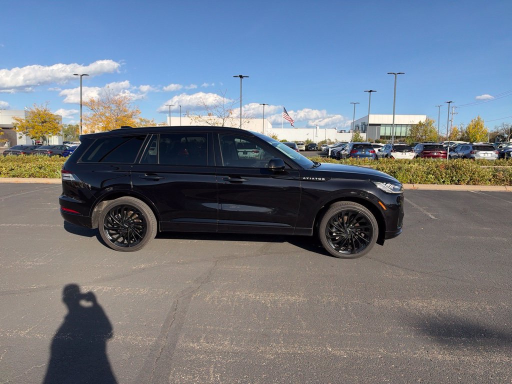 Used 2025 Lincoln Aviator Reserve w/ Jet Appearance Package AWD/4WD image 24
