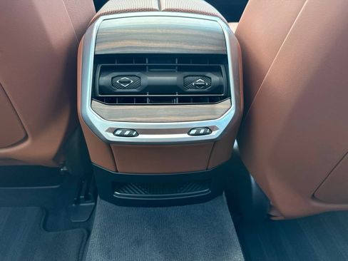 Certified 2023 BMW 760i xDrive AWD/4WD image 26