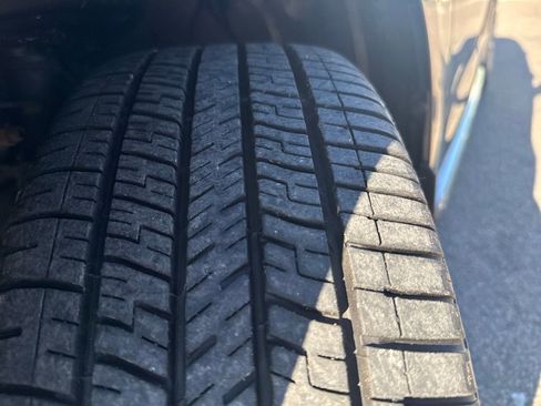 Used 2022 Toyota Corolla LE image 43