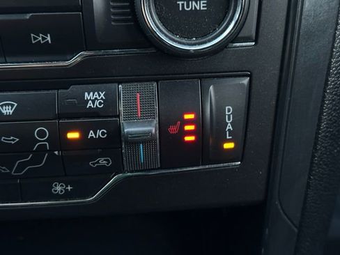 Used 2018 Ford Explorer XLT w/ Equipment Group 202A image 28