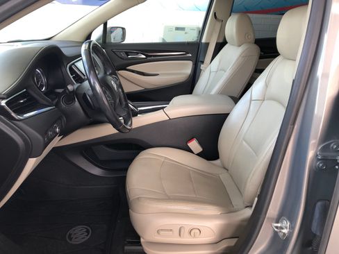 Used 2019 Buick Enclave Essence FWD image 19