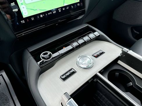 New 2025 Lincoln Navigator Reserve image 20