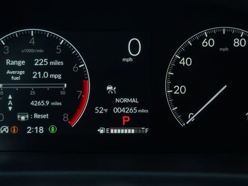 Used 2025 Honda Pilot Sport image 13