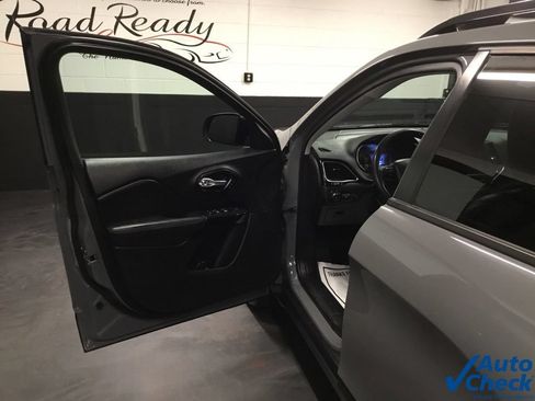 Used 2023 Jeep Cherokee Altitude Lux w/ Lux Elite Package AWD/4WD image 20