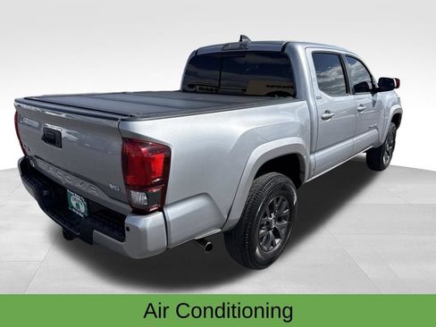 Used 2020 Toyota Tacoma SR5 AWD/4WD image 8