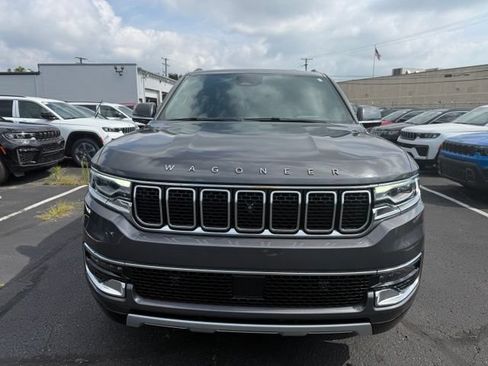 Certified 2022 Jeep Wagoneer Series II w/ Convenience Group I AWD/4WD image 2